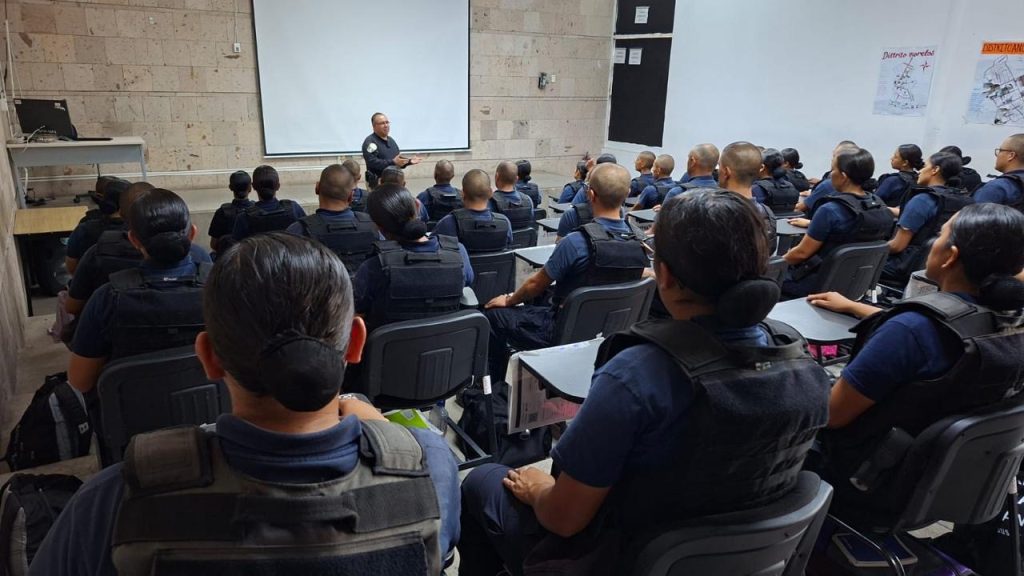 ISSCUU forma a más de 440 policías y bomberos