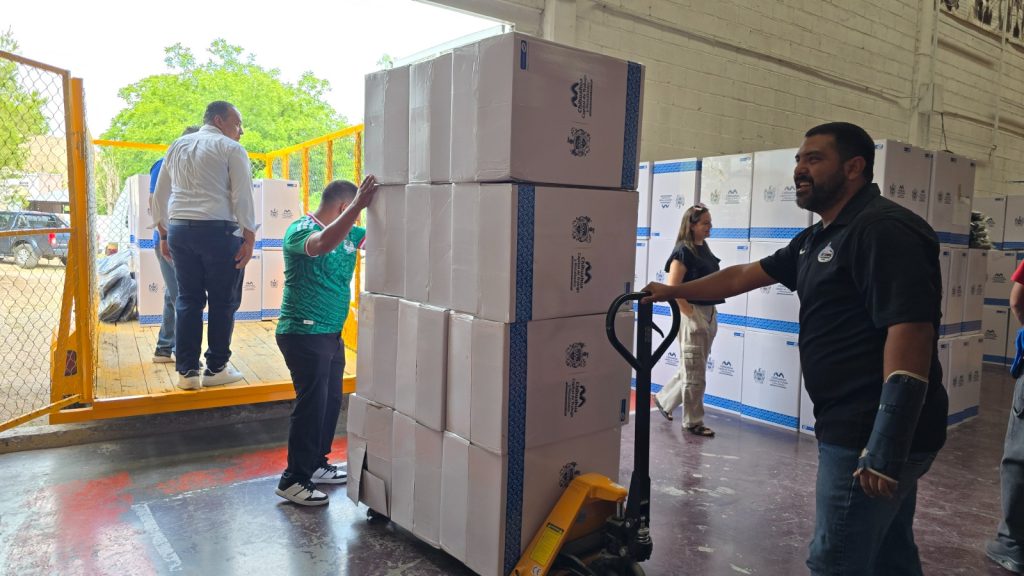 Municipio ya está entregando las mochilas de Mi Bolsa Escolar