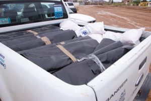 Ofrece Municipio tramos de hule para proteger viviendas por lluvias