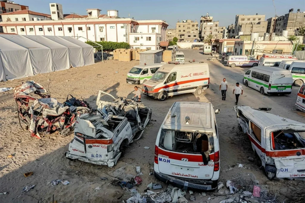 Israel bombardea ambulancias en Gaza